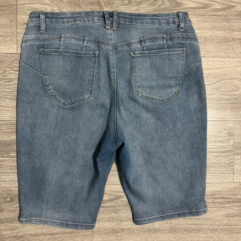 Hybrid & Company Womens Bermuda Sz 18‎ Blue Denim Shorts High Rise Stretch Curvy